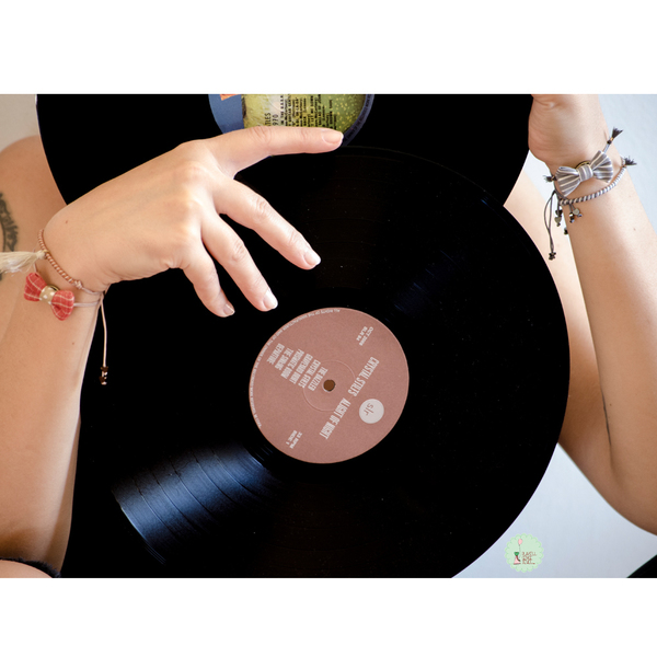 Bow Bracelets Set Red - ημιπολύτιμες πέτρες, ημιπολύτιμες πέτρες, ύφασμα, φιόγκος, vintage, charms, νήμα, με φούντες, με φούντες, αιματίτης, βραχιόλι, βραχιόλια, κορδόνια, χειροποίητα, romantic, σετ, αυξομειούμενα, σετ κοσμημάτων - 3