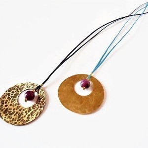 Σφυρήλατο κρεμαστό κύκλος από φύλλο μπρούτζου οξειδωμένο .Μοβ νεφρίτης. - ημιπολύτιμες πέτρες, μοντέρνο, γυναικεία, ορείχαλκος, νεφρίτης, νεφρίτης, κορίτσι, κορδόνια, γεωμετρικά σχέδια, χειροποίητα, σφυρήλατο, δωράκι, κοντά, μπρούντζος, κρεμαστά, δώρα για γυναίκες, φθηνά, μενταγιόν - 2