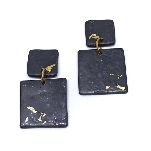 Μαύρο ζευγάρι με χρυσές λεπτομέρειες και glossy επιφάνεια. - πηλός, μικρά, boho, κρεμαστά, faux bijoux