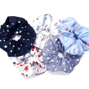 Scrunchie/ Λαστιχάκια μαλλιών 'μαύρα αστέρια' - 1 τεμάχιο - ύφασμα, απαραίτητα καλοκαιρινά αξεσουάρ, λαστιχάκια μαλλιών - 2