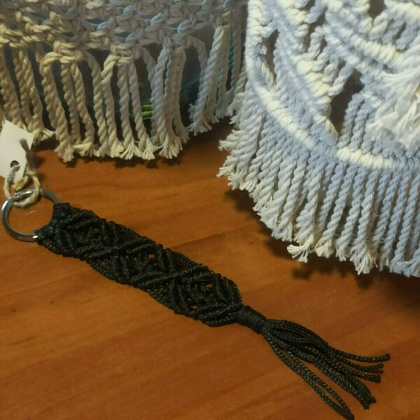 Macrame μπρελοκ - μπομπονιερα Μ34 - δώρα γενεθλίων, γιορτή της μητέρας, πλεκτά - 3