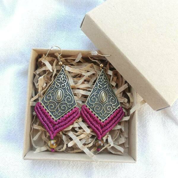 "Boho vibes" - Σκουλαρίκια μακραμέ με μεταλλικό ρόμβο σάπιο μήλο - μακραμέ, boho, μπρούντζος, κρεμαστά, γάντζος - 4
