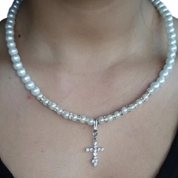 ΧΕΙΡΟΠΟΙΗΤΟ Κοντο Κολιε με Περλες ,Ροδελες ασημι με στρας και Σταυρο ασημι με στρας - charms, σταυρός, κοντά, πέρλες - 2