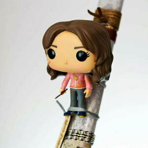 Λαμπάδα με φιγούρα Hermione Granger - γκρί - κορίτσι, λαμπάδες, για παιδιά, για εφήβους, σούπερ ήρωες - 3