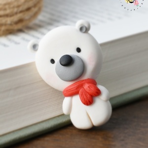 Snow Teddy | Χειροποίητη καρφίτσα λευκό αρκουδάκι από πολυμερικό πηλό (4,5εκ.) - ορείχαλκος, πηλός, αρκουδάκι, χριστουγεννιάτικα δώρα - 2