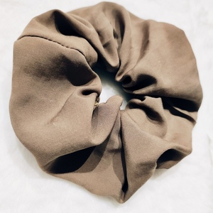 Λαστιχάκι μαλλιών (scrunchie) puro large - ύφασμα, μαλλιά, για τα μαλλιά, λαστιχάκια μαλλιών - 2