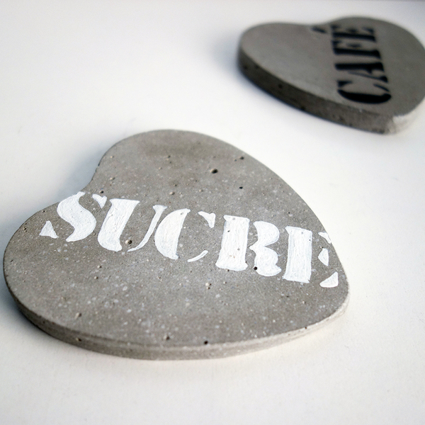 Σετ 2 Τσιμεντένια Σουβέρ, Καρδιές ( SUCRE - CAFE) ,10cmX10cmX1cm - καρδιά, σουβέρ, τσιμέντο, σετ δώρου - 4