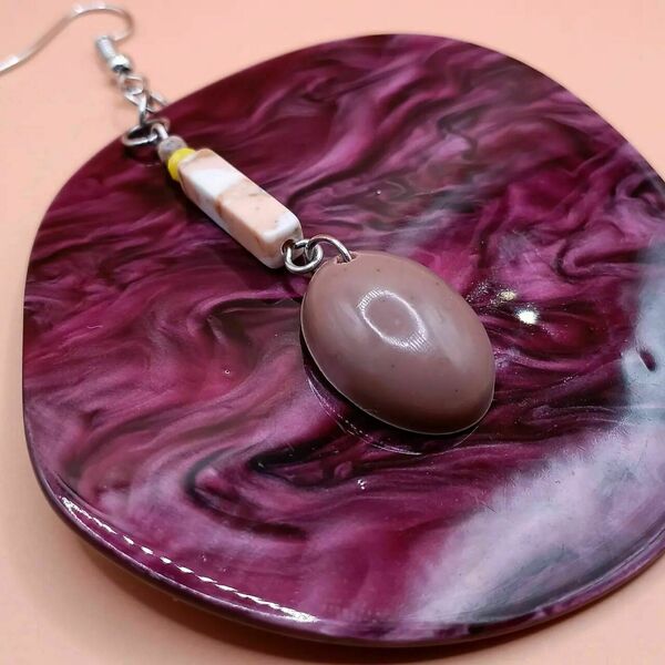 Wooden Collection - Boho κρεμαστό σκουλαρίκι με στοχείο από υγρό γυαλί, plexiglass και ημιπολύτιμες χάντρες- burgundy/καφέ - γυαλί, plexi glass, boho, κρεμαστά - 3