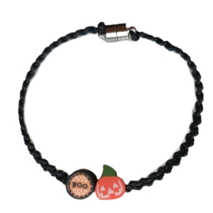 ~ Halloween collection ~ Μακραμέ βραχιολάκι με στοιχεία Halloween και μαγνητικό κούμπωμα - νήμα, μακραμέ, halloween, μαμά και κόρη, φθηνά