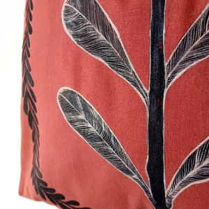 Winter Flower | Υφασμάτινη τσάντα ζωγραφισμένη στο χέρι - ύφασμα, ώμου, all day, tote, πάνινες τσάντες - 4