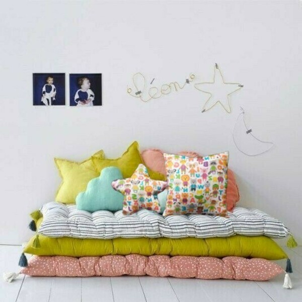 Σετ 3 τεμ. - 2 μαξιλάρια τετράγωνο και αστεράκι με ζωάκια σε ζωηρά χαρούμενα χρώματα ( 32 χ 32 εκ. και 28 χ 28 εκ.) και ματάκι-φυλακτό καμηλοπάρδαλη 10 χ 27 εκ. - κορίτσι, αγόρι, αστέρι, δώρα για παιδιά, ζωάκια - 5