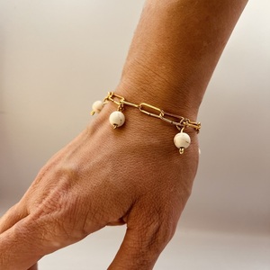 "Howlite on Links" Βραχιόλι με λευκό χαολίτη - ημιπολύτιμες πέτρες, επιχρυσωμένα, boho, χεριού, αυξομειούμενα - 3