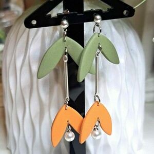 Tulip Earrings, Polymer Clay Earrings - πηλός, λουλούδι, πέρλες, καρφάκι - 3