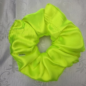 XXL σατέν scrunchie Κίτρινο Φωσφοριζέ - ύφασμα, σατέν, λαστιχάκια μαλλιών, satin scrunchie - 2