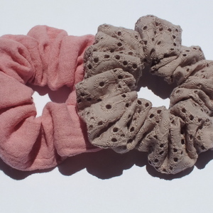 Λαστιχάκι για τα μαλλιά Scrunchie - μπεζ μπροντερι - ύφασμα, χειροποίητα, απαραίτητα καλοκαιρινά αξεσουάρ, δώρα για γυναίκες, λαστιχάκια μαλλιών - 2