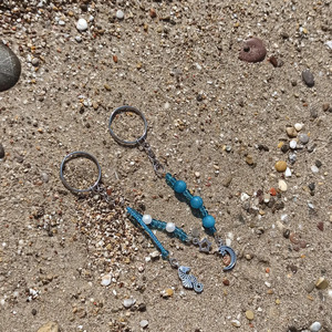 Σετ με 2 Καλοκαιρινά μπρελόκ με γαλάζιες χάντρες και μεταλλικό σχέδιο ιππόκαμπος και φεγγάρι - πλαστικό, χάντρες, ξενοδοχείου - 5