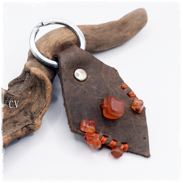 Δερμάτινο Μπρελόκ Με Fire Agate Beads, Βοho - Indie Keychain - δέρμα, ημιπολύτιμες πέτρες, σπιτιού