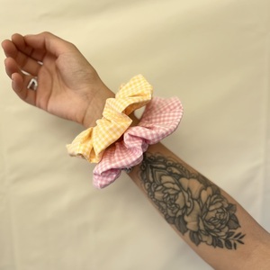 Yellow gingham cotton scrunchie - ύφασμα, για τα μαλλιά, λαστιχάκια μαλλιών - 2