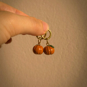 Charms II | Χειροποίητα σκουλαρίκια pumpkins, pumpkin pies - επιχρυσωμένα, πηλός, μικρά, ατσάλι, με κλιπ - 2