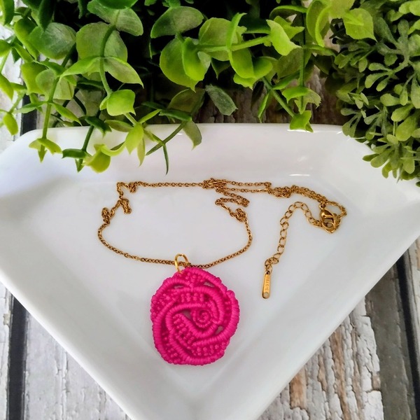 Χειροποίητο κολιέ boho τριαντάφυλλο micro macrame - επιχρυσωμένα, κοντά, λουλούδι, ατσάλι, boho - 3