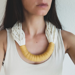 Υφασμάτινο κολιέ, multi-layered chunky fabric necklace, ζαχαρί - μουσταρδί, statement necklace, textile jewelry, infinity scarf - ύφασμα, μακριά, layering, βαμβακερό νήμα - 3