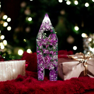 Χριστουγεννιάτικο σπιτάκι με πράσινο με ασημένια και μώβ μεταλλικά φύλλα.φύλλα χρυσού - γυαλί, ρητίνη, σπίτι, γούρια