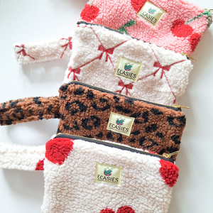 Μικρό Τσαντάκι fluffy με αδιάβροχη επένδυση - ύφασμα, χειρός