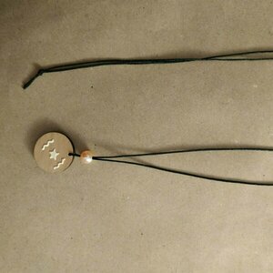 Μακρύ κολιέ ξύλινο ζωγραφισμένο με μαύρο κορδόνι και σομόν πέρλα μήκους 41εκ. - ξύλο, αστέρι, μακριά, φθηνά - 2