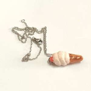 Χωνάκι παγωτό - charm χειροποίητο - πηλός, κοντά, παγωτό, δώρα για γυναίκες, φθηνά